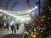 Новогодняя Москва. Где в столице найти пряничный домик и отправить праздничную открытку?