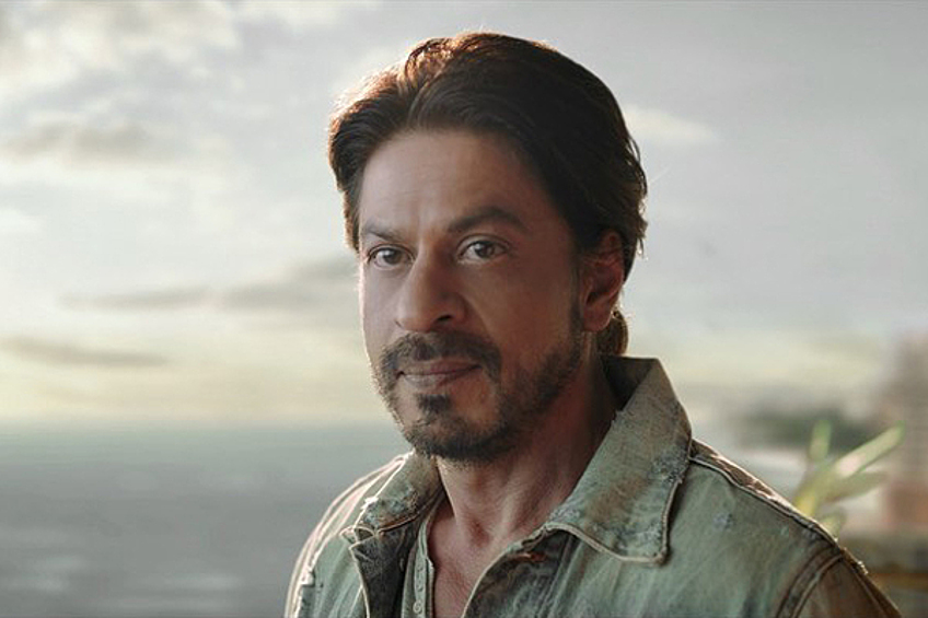 Его фильм "Непохищенная невеста" получил рекордное количество наград Filmfare, но сценарий к фильму Кхан даже не читал, а согласился на роль лишь из уважения к режиссеру Адитье Чопра.