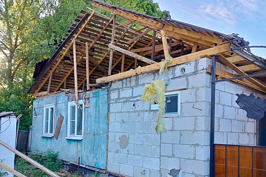 Старовойт: Три жилых дома загорелись после атаки ВСУ на Теткино Курской области