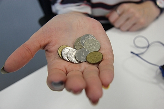 Свердловчане завалили банки тоннами монет