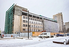В центре Омска загорелся строящийся отель Hilton Фридманов (видео)