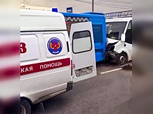 В Москве столкнулись автобус и маршрутка, есть пострадавшие
