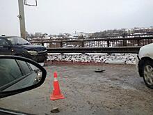 Массовая авария на мосту 800-летия Вологды затруднила движение транспорта в обе стороны