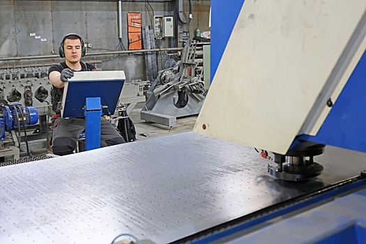 Законодатели предлагают увеличить отпуск наставникам молодежи