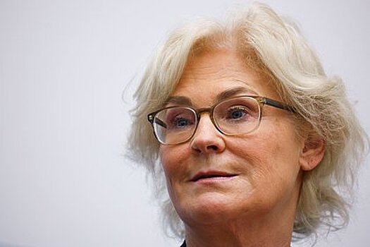 Bild: глава Минобороны Германии Кристине Ламбрехт решила подать в отставку