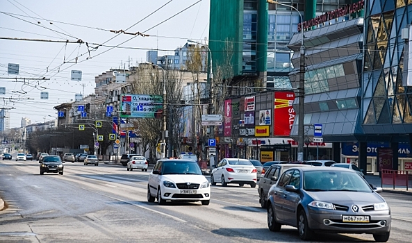 Волгоградцы стали чаще платить за бензин бесконтактным способом