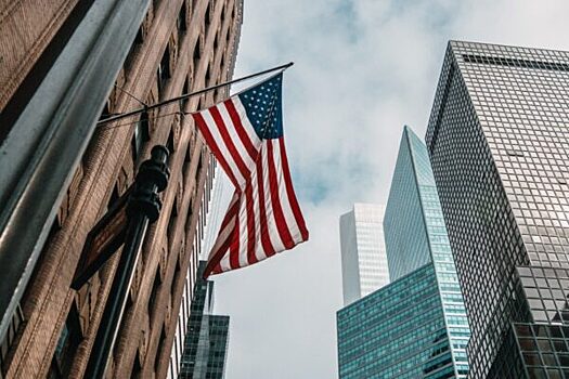 Эксперт СМИ2: США сохранят лидерство, но мир движется к многополярности