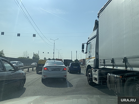 В Москве сожгли автомобиль чиновника Минобороны