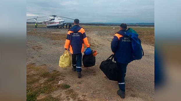 Спасатели направили вертолет на поиски рыбака на Сахалине