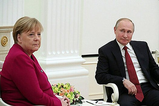 Биограф Путина объяснил напряженные отношения президента с Меркель