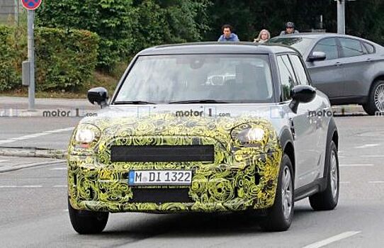 Появились шпионские фото обновленного MINI Countryman