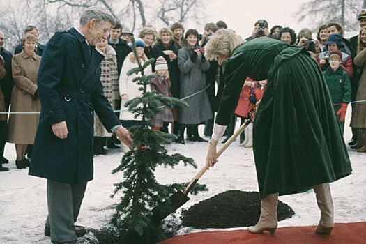 Любимые сапоги принцессы Дианы из 80-х вновь вошли в моду