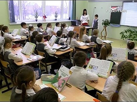 Дмитрий Азаров: региональные выплаты учителям сохранятся