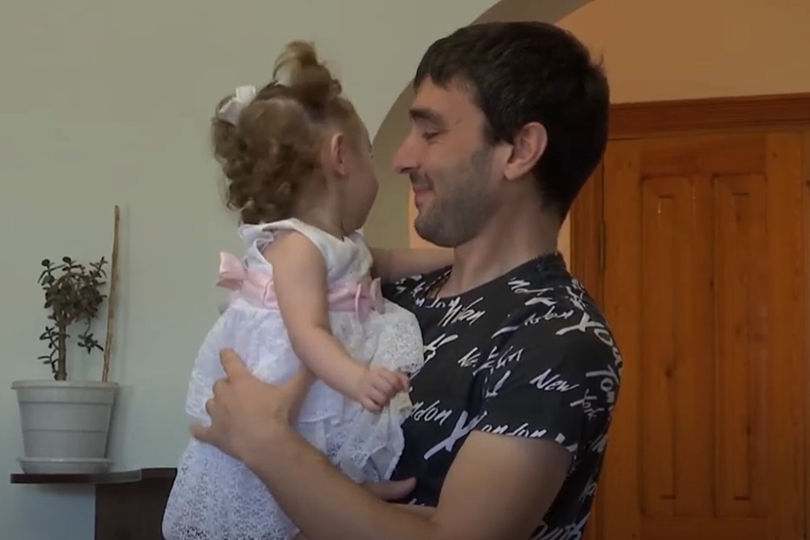 Алексей Миранчук помог девочке из Осетии
