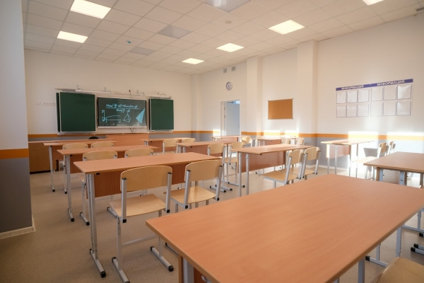 Учителей Волгограда предупредили о наказании за подарки дороже 3 тысяч рублей