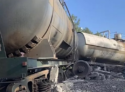 В России поезд сошел с рельс из-за расхитителей металла