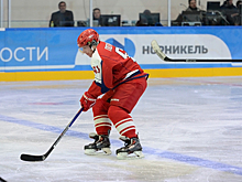 Звезды хоккея вышли на лед в Норильске ради детского спорта