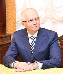 Посол России в Молдове поздравил женщин с 8 Марта