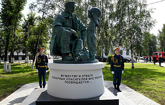 В Твери открыли памятник «Пожарным и спасателям»