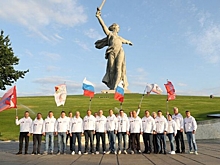 Депутаты Липецкого облсовета встретили участников автопробега "Дорогами Победы"