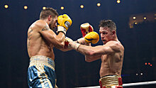 Британец Смит вышел в 1/2 финала Всемирной суперсерии бокса, одолев Скоглунда