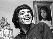 У издательства «Бомбора» вышла книга Константина Райкина «Школа удивления. Дневник ученика»