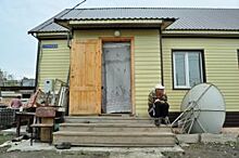 Новоразвалюха. Для омских переселенцев строят некачественные дома