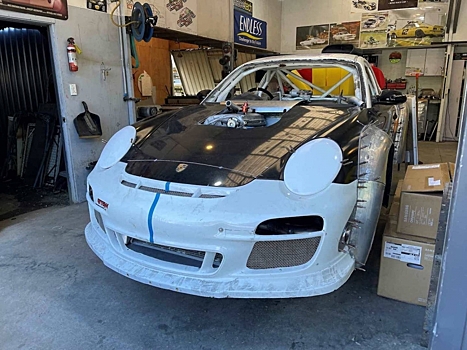 В Новой Зеландии строят Porsche 911 на шасси гоночного пикапа SsangYong с мотором Mercedes 90-х годов