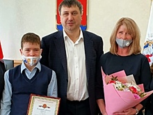 Глава Дзержинска поблагодарил 13-летнего Льва Титова за проявленное мужество