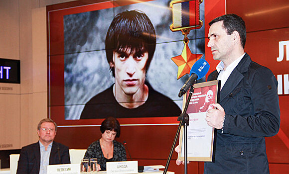 Магомед Нурбагандов стал победителем конкурса имени Олеся Бузины в номинации «Гражданская позиция»
