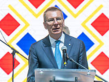 Президент Латвии получил перелом при падении с велосипеда