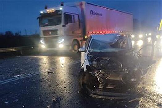 Госпитализирован мужчина, попавший в ДТП с грузовиком под Сызранью