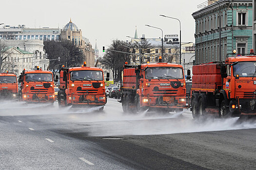 В Калмыкии весь автопарк дорожных служб арестовали за долги
