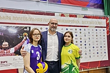 В Нижневартовске олимпийский чемпион открыл школьный турнир по волейболу
