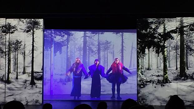 Премьера иммерсивной притчи «Морозко» прошла в Новом театре