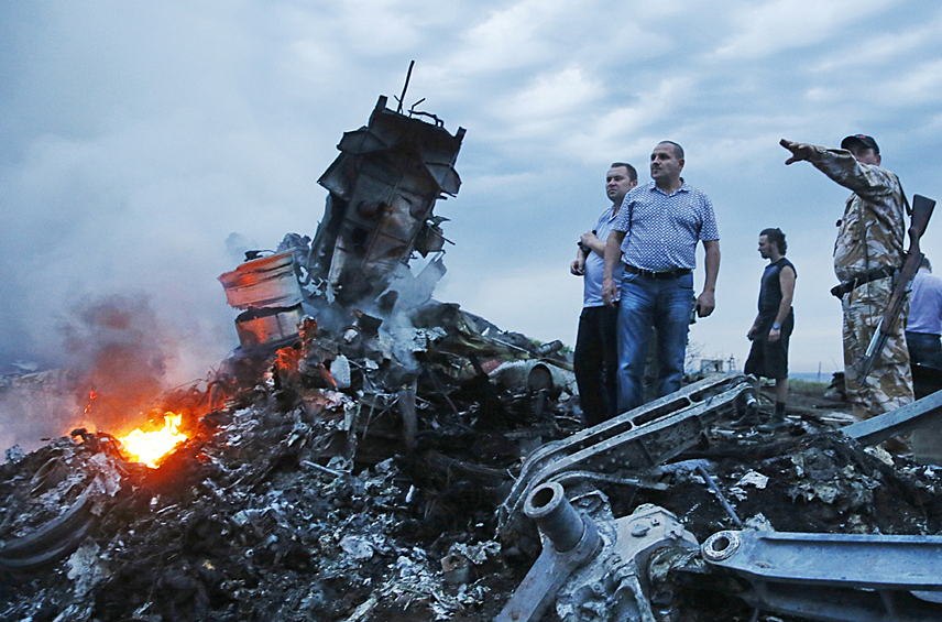 Пять лет назад в зоне вооруженного конфликта на Донбассе был сбит «Боинг» 777 «Малайзийских авиалиний». На борту самолета находились 298 человек, все они погибли. 