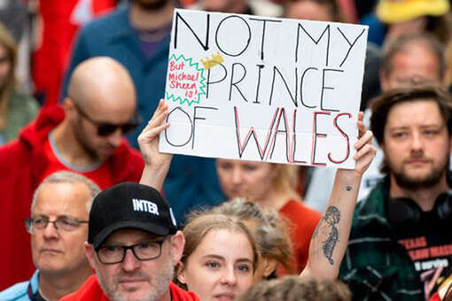 В Уэльсе тысячи людей вышли на акцию за независимость от Великобритании