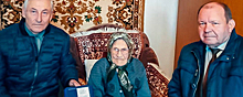 В Искитиме с Днём учителя поздравили 103-летнюю Елизавету Ефимовну Волкову