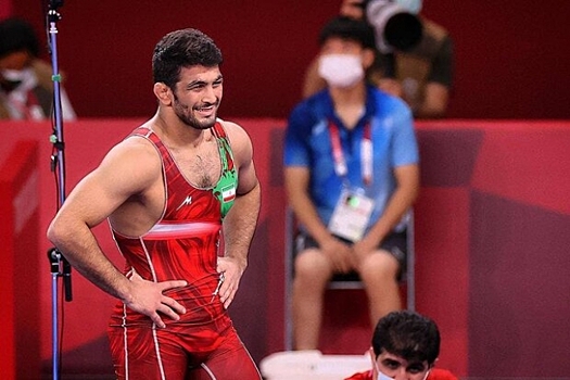 Иранский борец завоевал серебро на Олимпийских играх в Токио