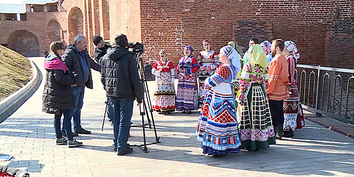 В Нижнем Новгороде песню "День Победы" спели академические, народные и эстрадные исполнители