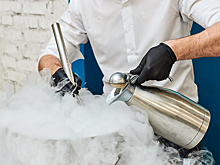 В России призвали наказать напоившего москвича коктейлем с жидким азотом повара