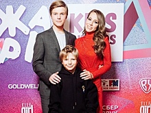 Барановская пришла на «ЖАРУ KIDS AWARDS» с сыновьями, а Дубцова — в образе голливудской дивы