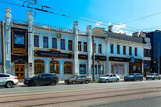 Челябинцев знакомят с закулисьем театра