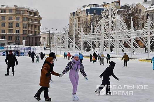 В Казани возобновил работу каток в парке "Черное озеро"
