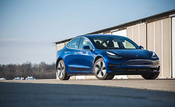 Tesla Model 3 стала самым продаваемым автомобилем премиум-сегмента в США
