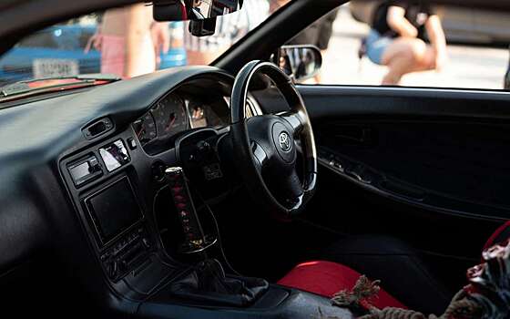 Покупают от безысходности: эксперт о покупке праворульных машин из Японии