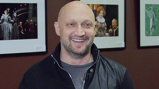 Гоша Куценко не торопится снимать своих дочерей в кино: «Мне жалко их превращать в кинодетей» — видео Super