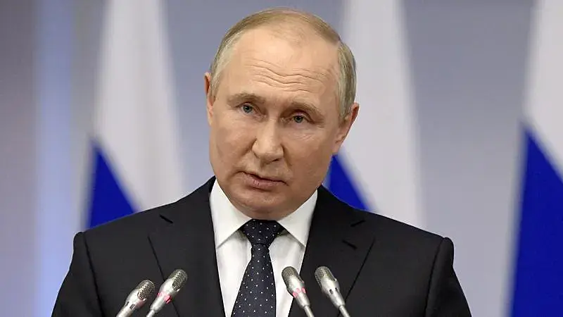 Путин появился на публике с новой кружкой