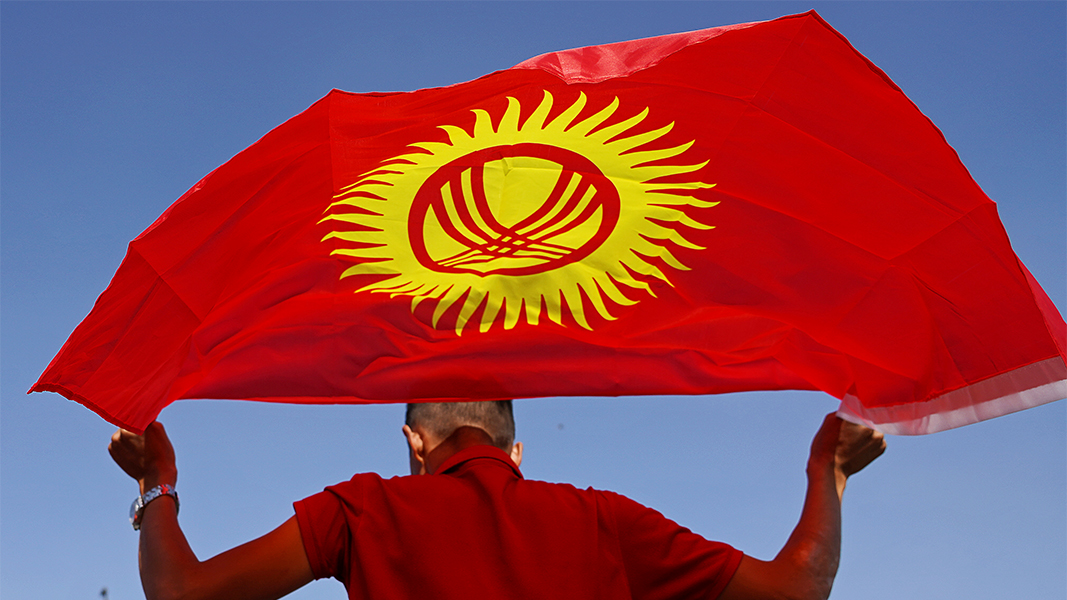 Минтруд Киргизии предупредил о вербовке через соцсети для совершения терактов