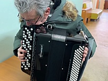 ММК и БФ "Металлург" подарили "Камертону" музыкальные инструменты